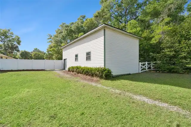 Listing Photo 15