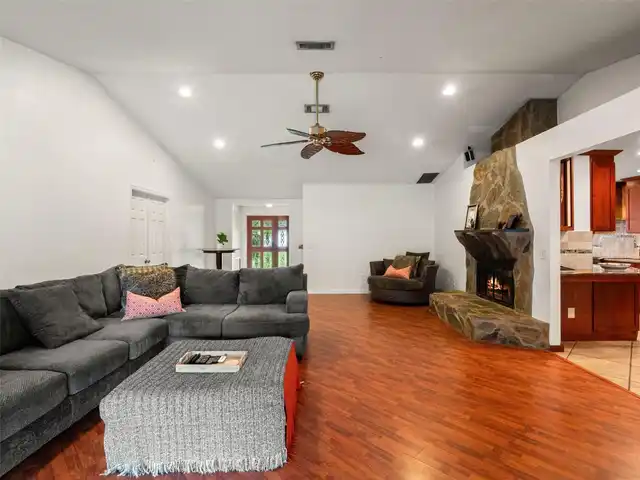 Listing Photo 28