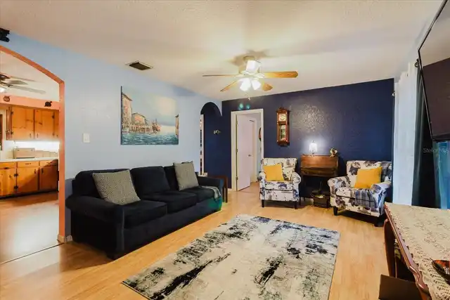 Listing Photo 10