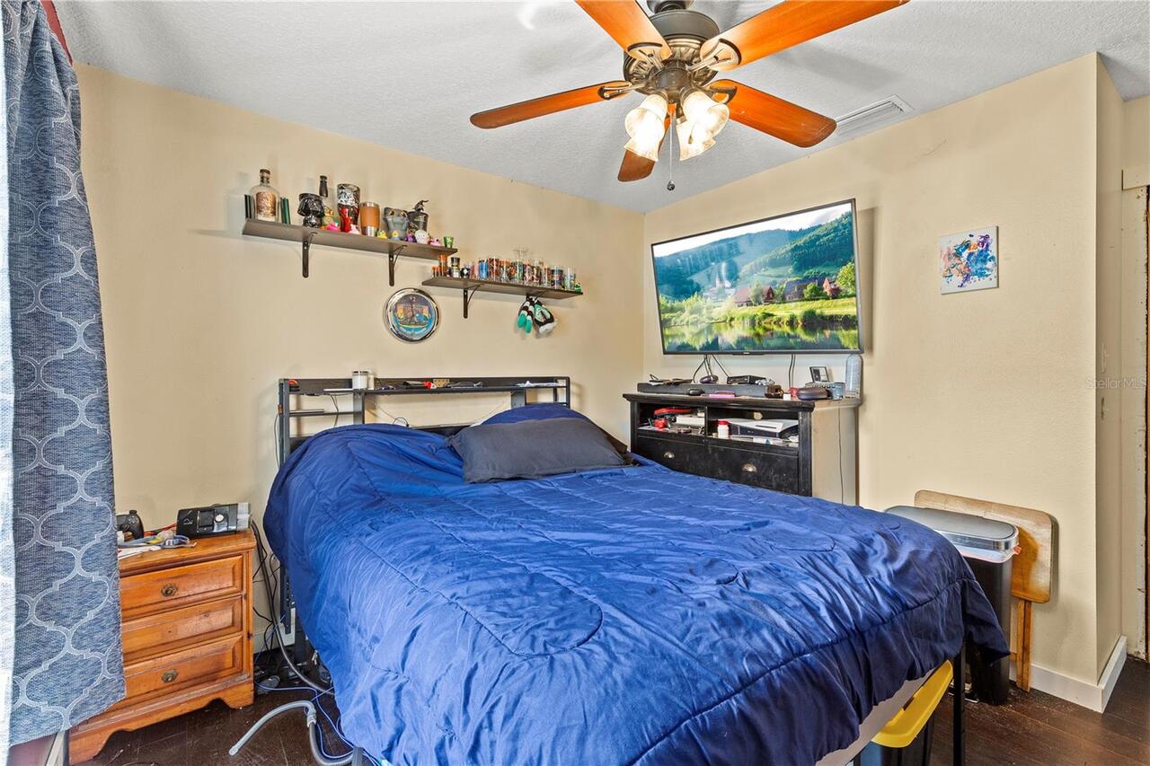Listing Photo 11