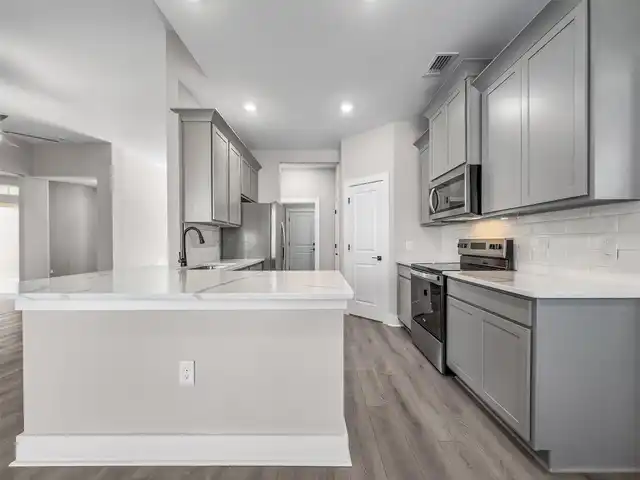 Listing Photo 10