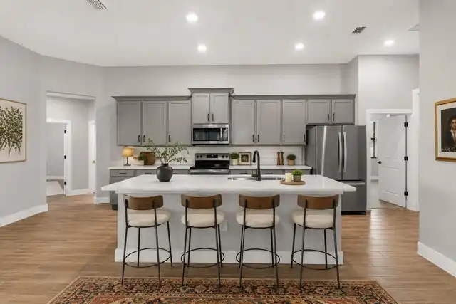 Listing Photo 18