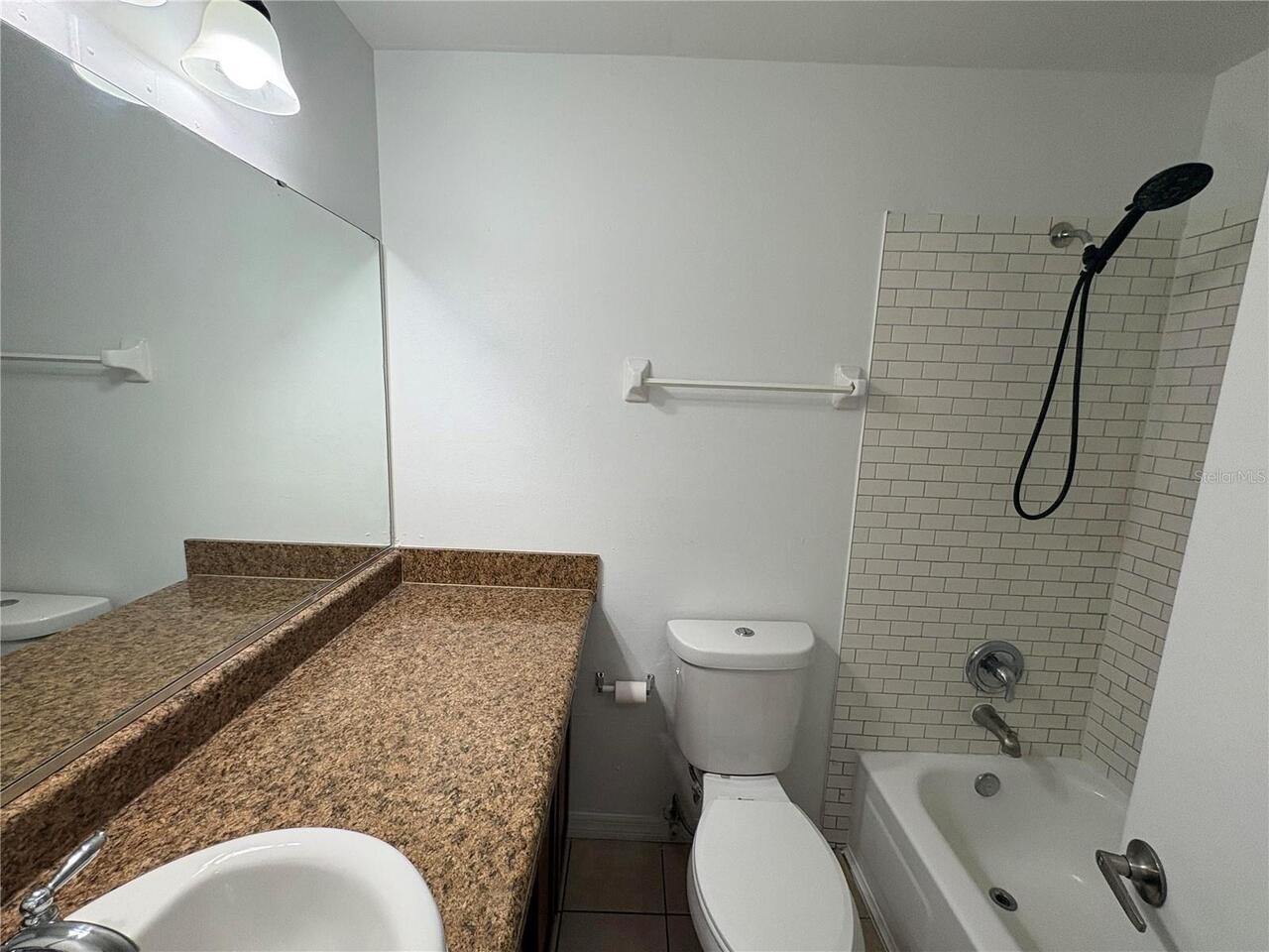 Listing Photo 12