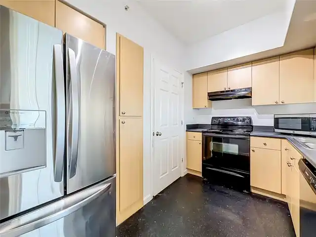 Listing Photo 9