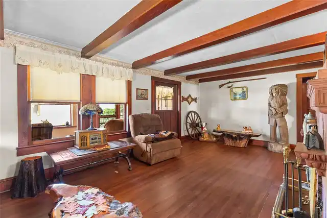 Listing Photo 12