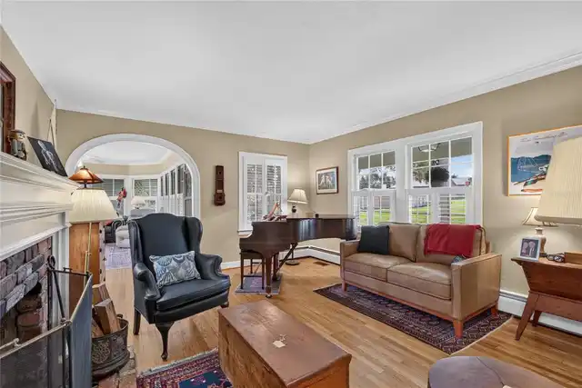 Listing Photo 11