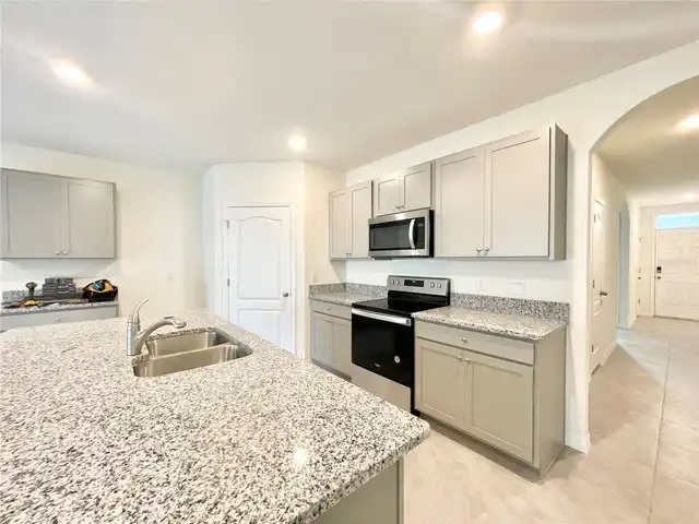Listing Photo 9