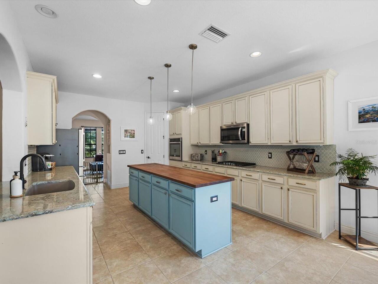 Listing Photo 19