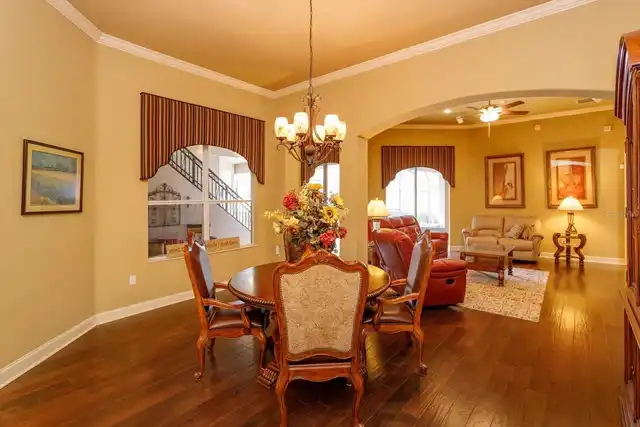 Listing Photo 11