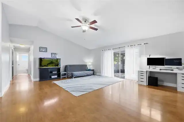 Listing Photo 9