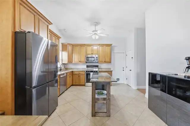 Listing Photo 16