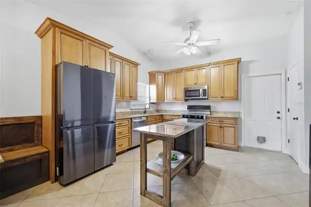 Listing Photo 17