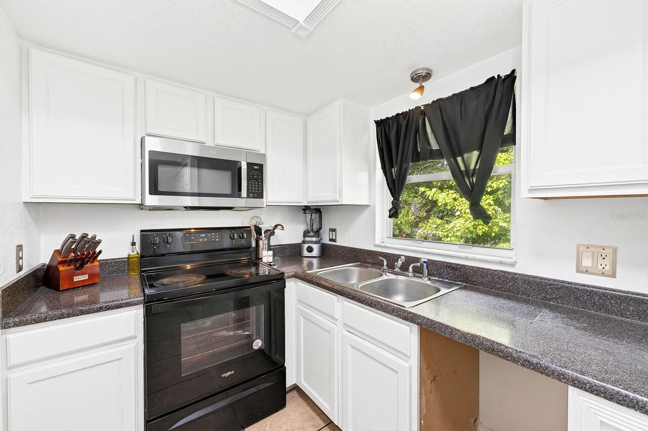 Listing Photo 8