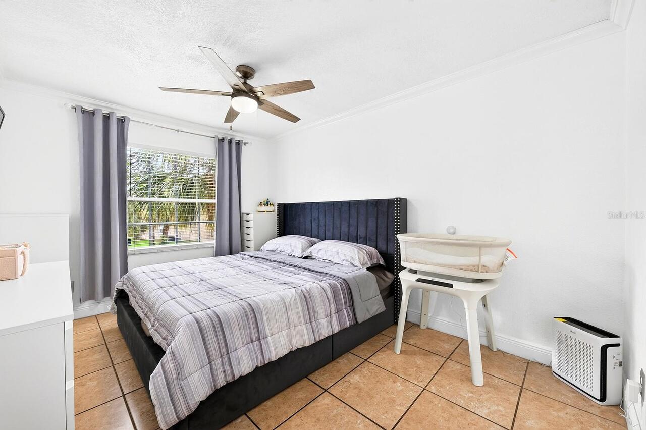 Listing Photo 12