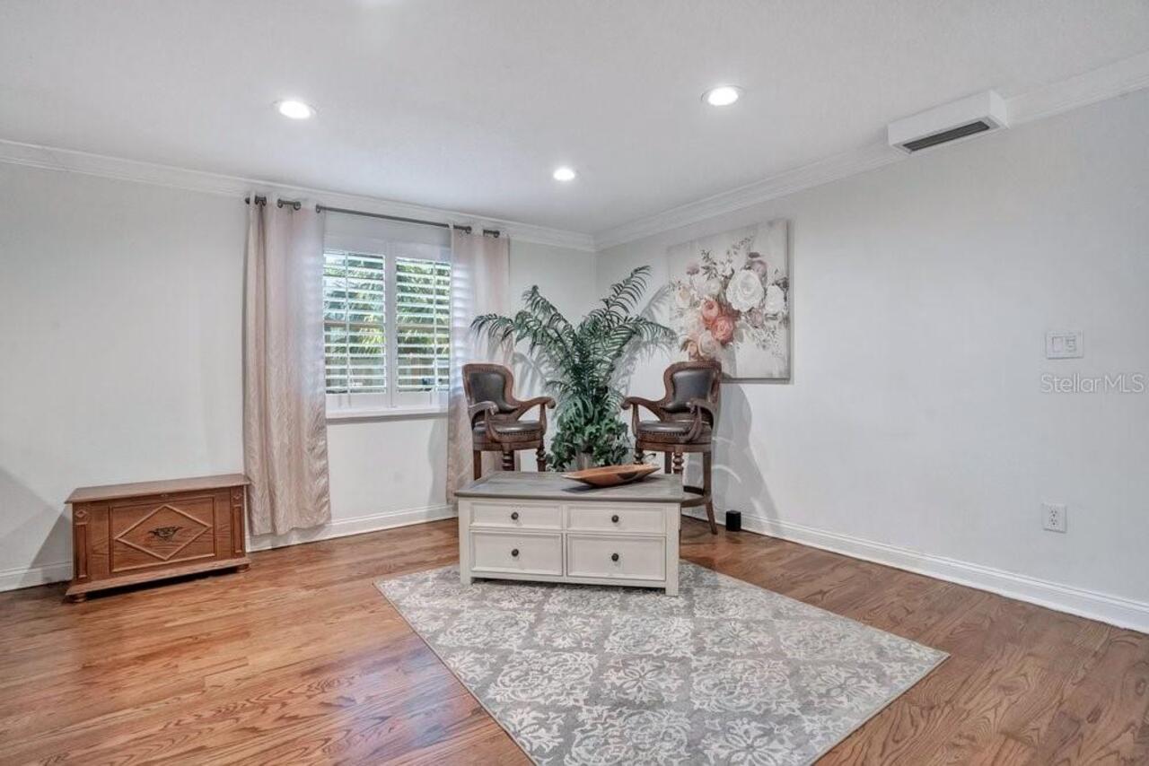 Listing Photo 10
