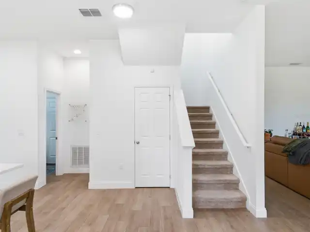 Listing Photo 17
