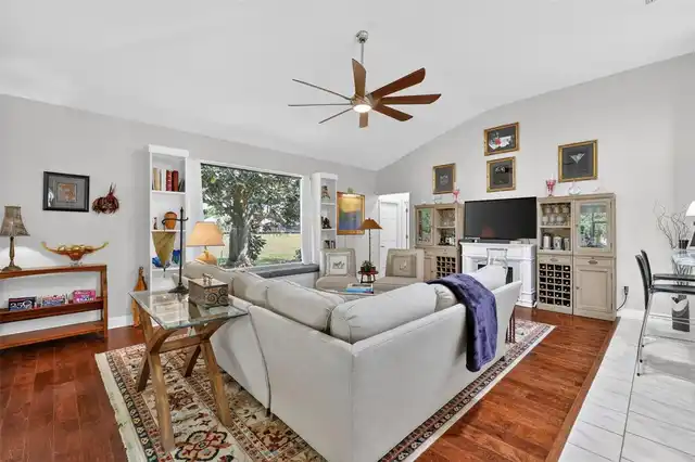 Listing Photo 18