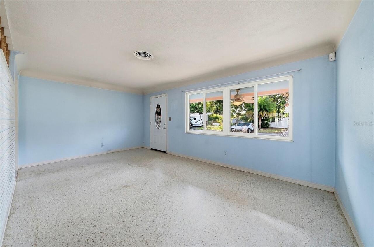 Listing Photo 9