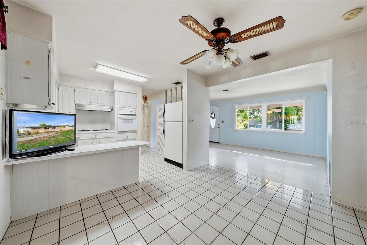 Listing Photo 11