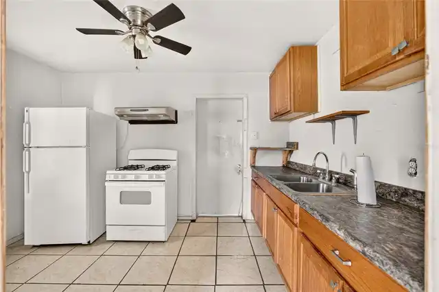 Listing Photo 5