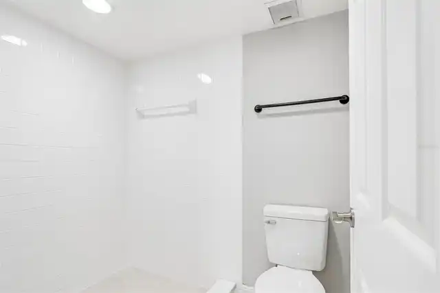 Listing Photo 16