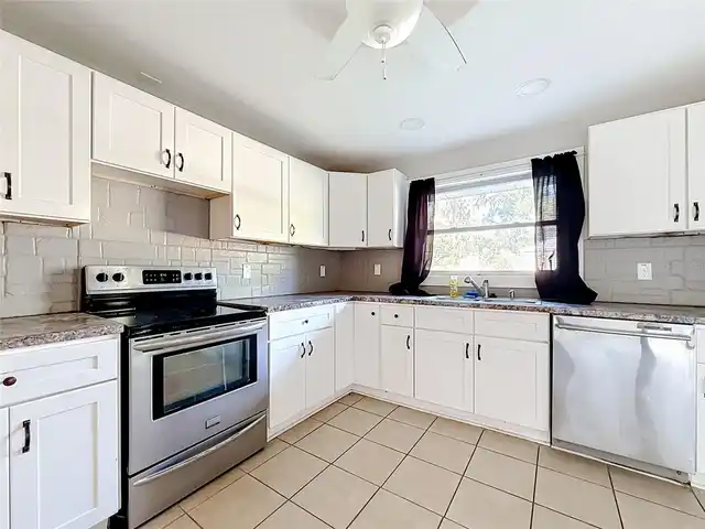 Listing Photo 14