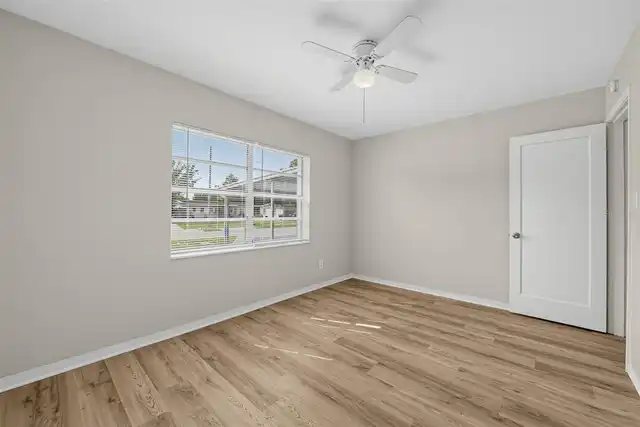 Listing Photo 17