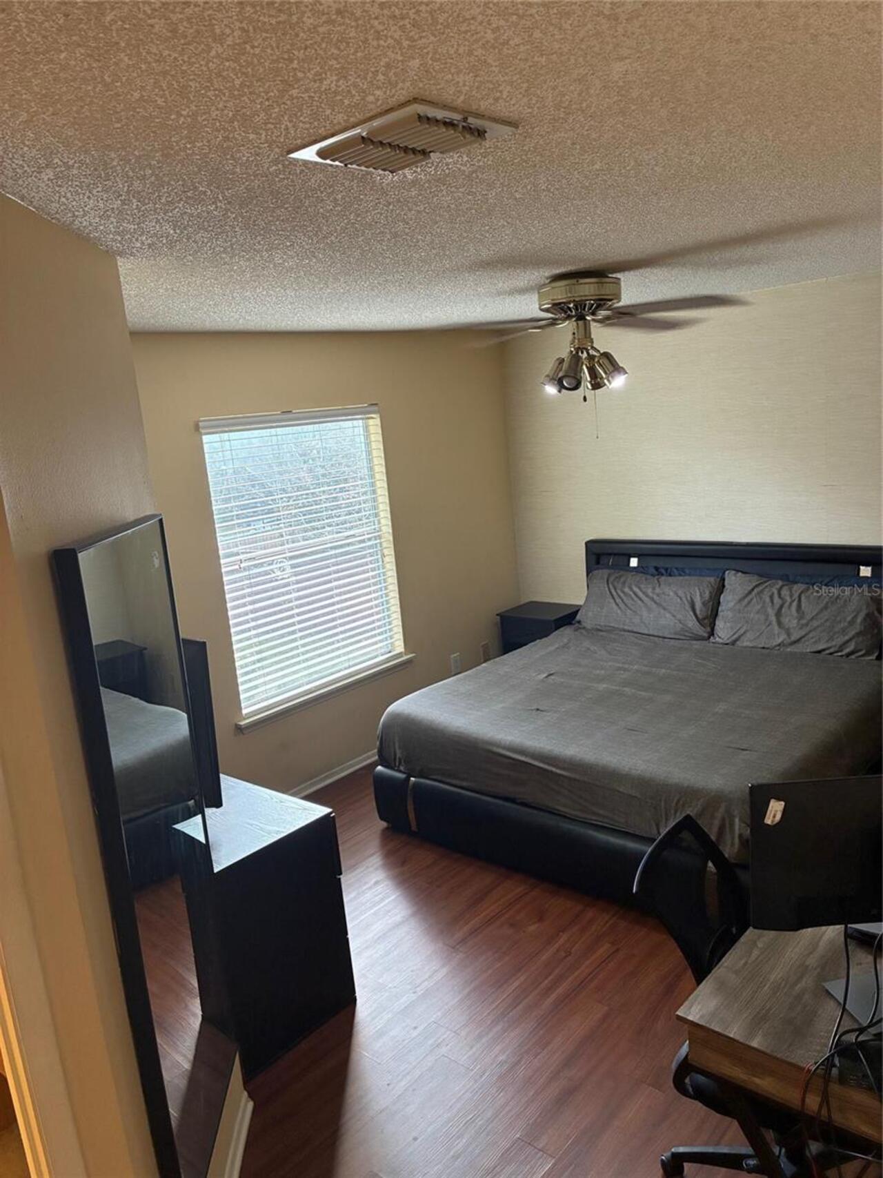Listing Photo 12