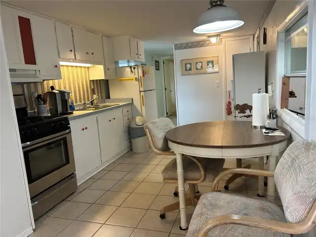 Listing Photo 10
