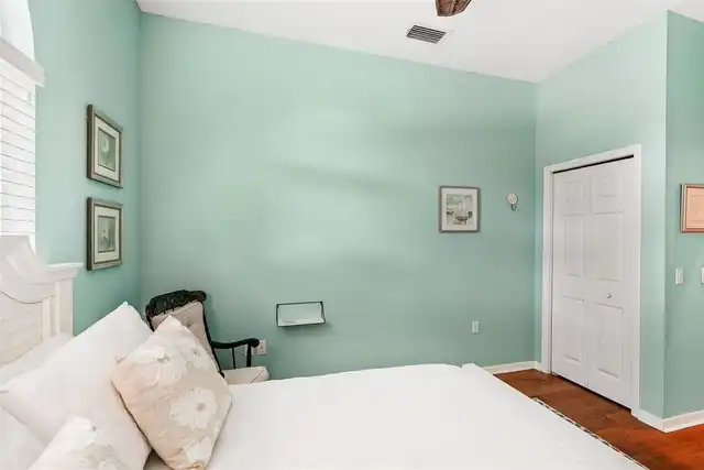 Listing Photo 24