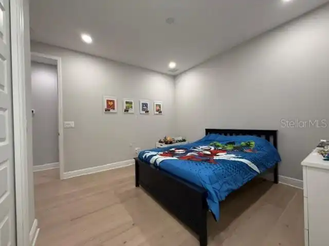 Listing Photo 14