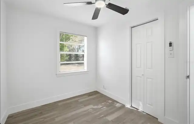 Listing Photo 12