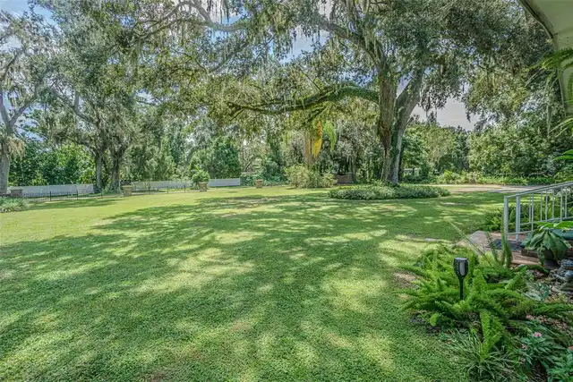 Listing Photo 10