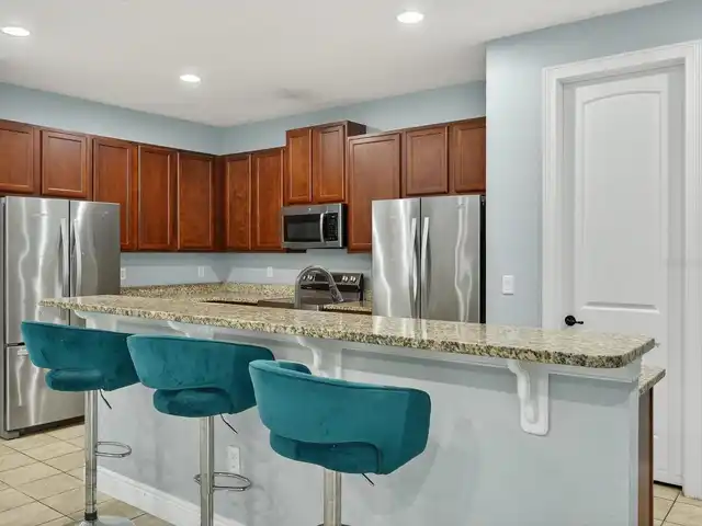 Listing Photo 8