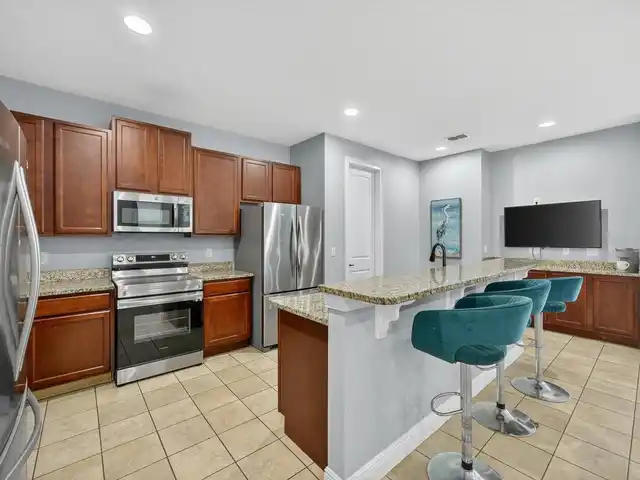 Listing Photo 9