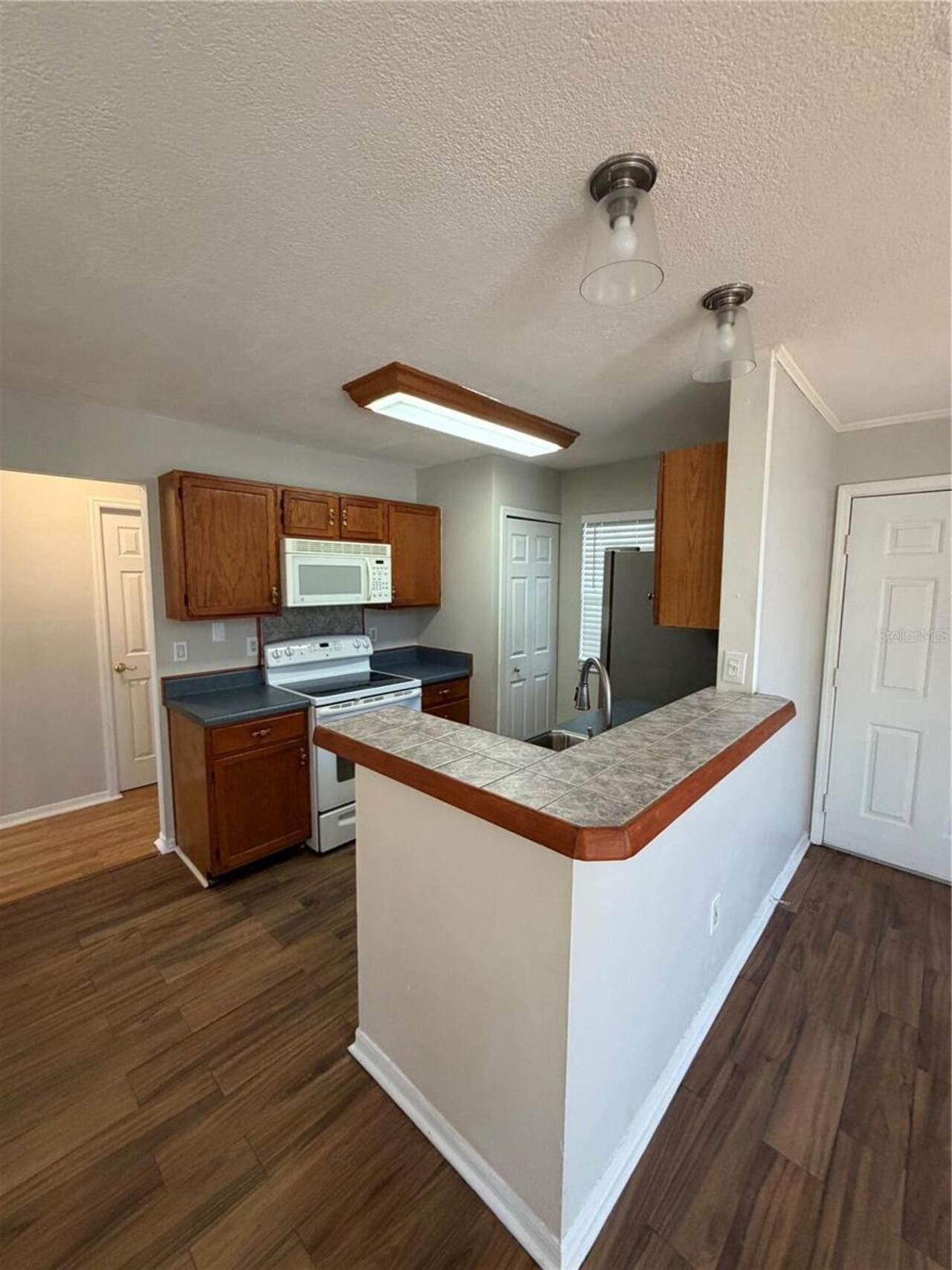 Listing Photo 9