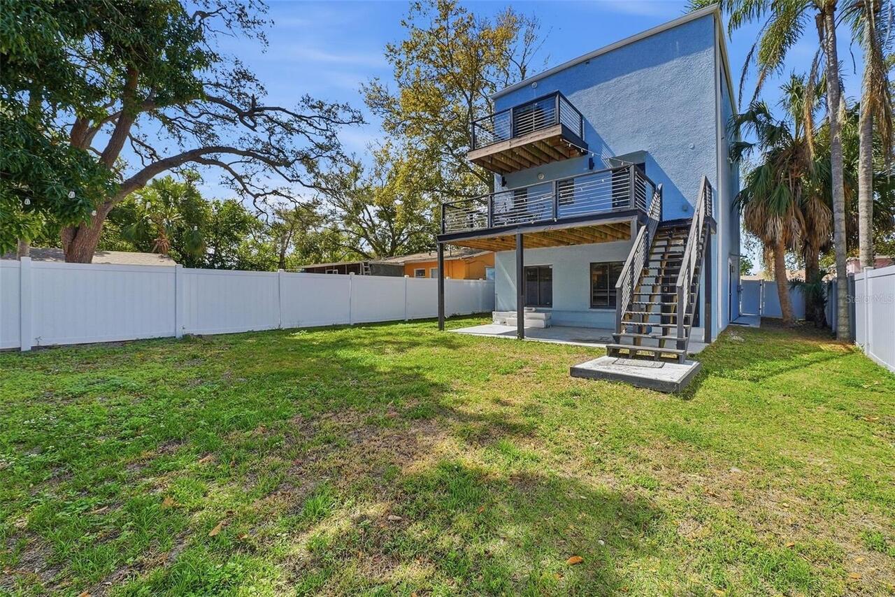 Listing Photo 12