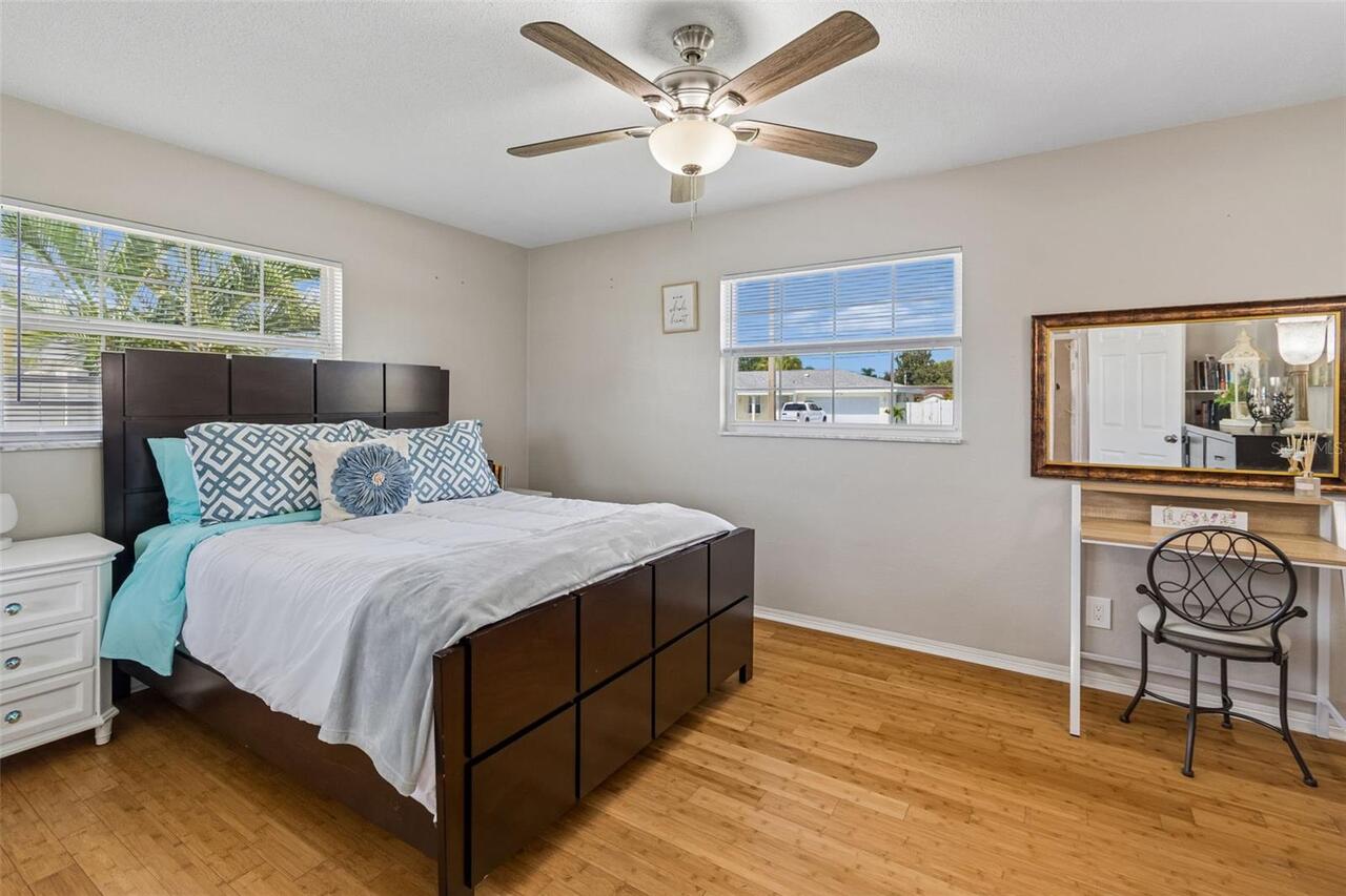 Listing Photo 9