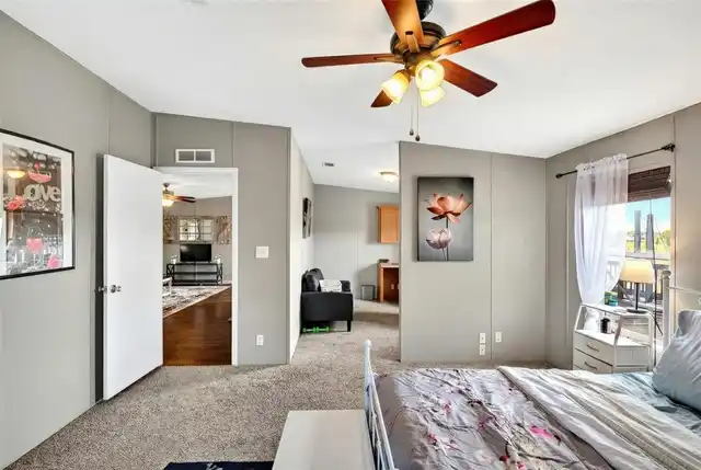 Listing Photo 10