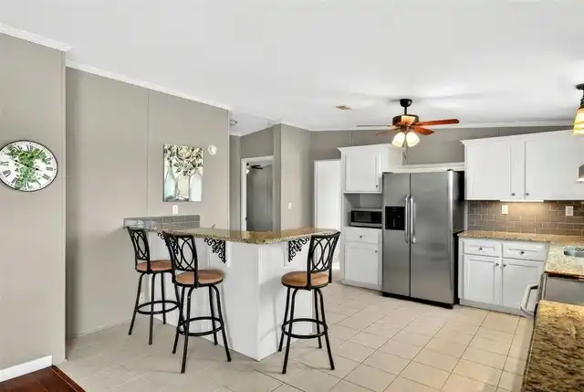 Listing Photo 14