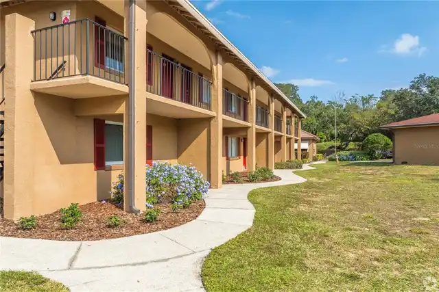 Listing Photo 12