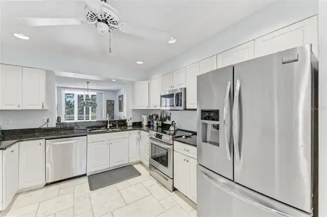 Listing Photo 8