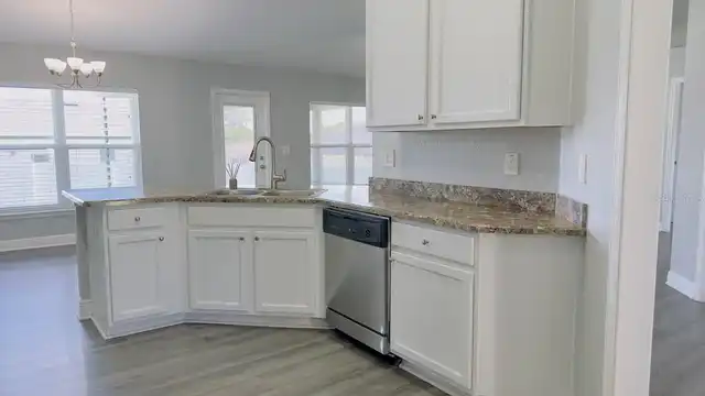 Listing Photo 16