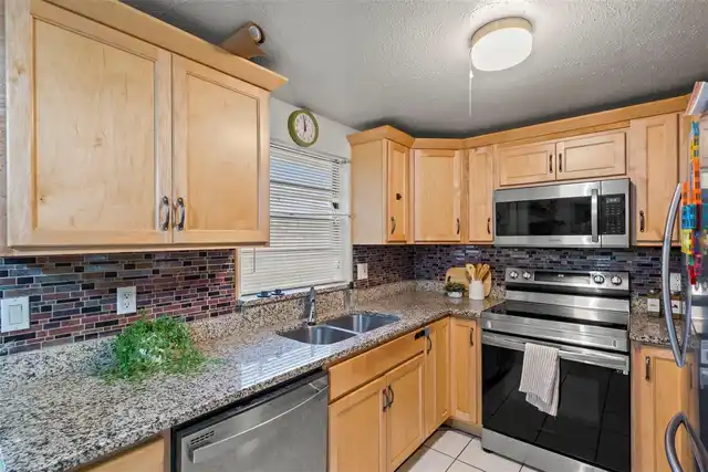 Listing Photo 10