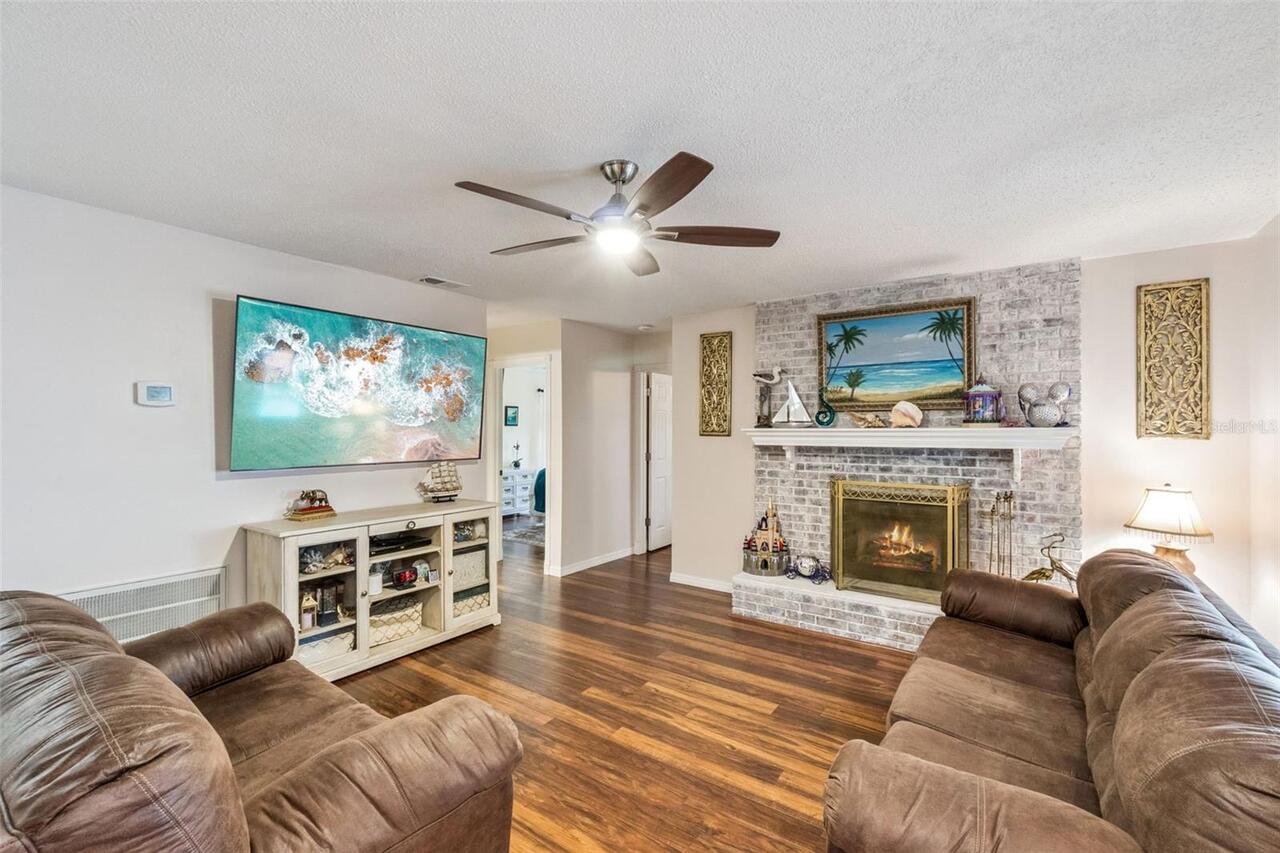 Listing Photo 8