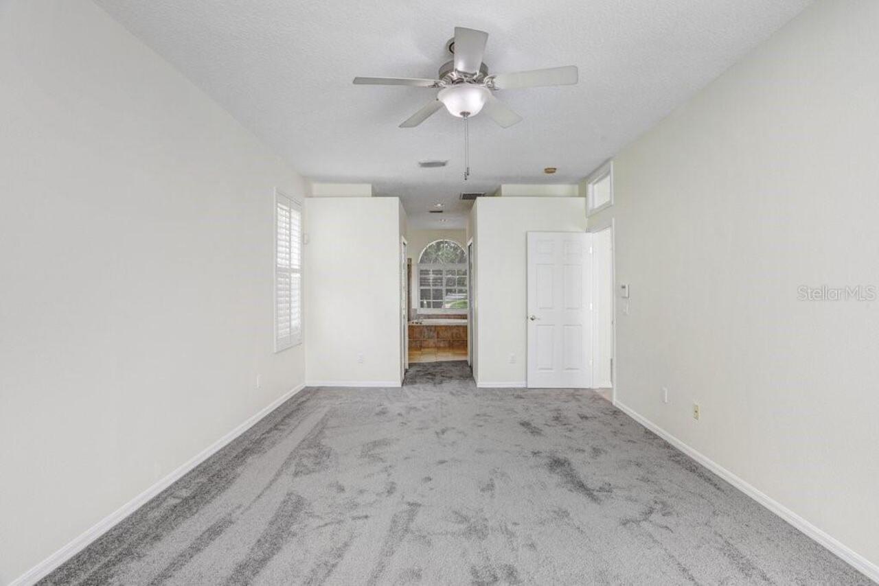 Listing Photo 12