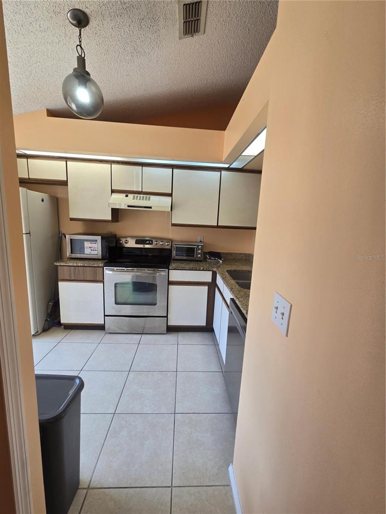 Listing Photo 9