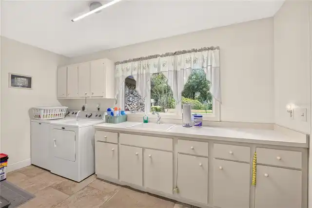 Listing Photo 17
