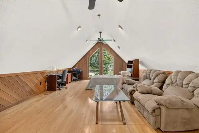 Listing Photo 23