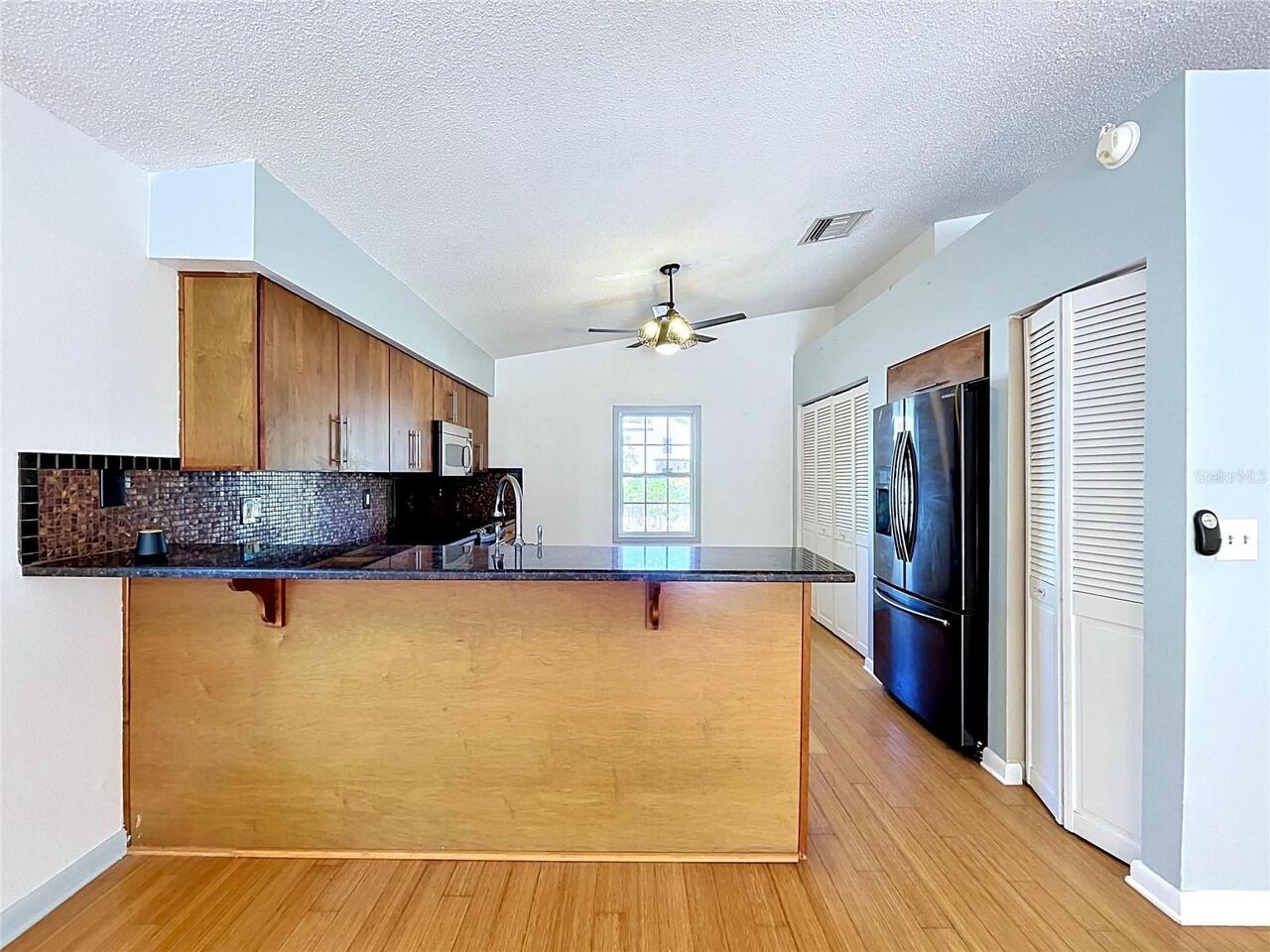 Listing Photo 12